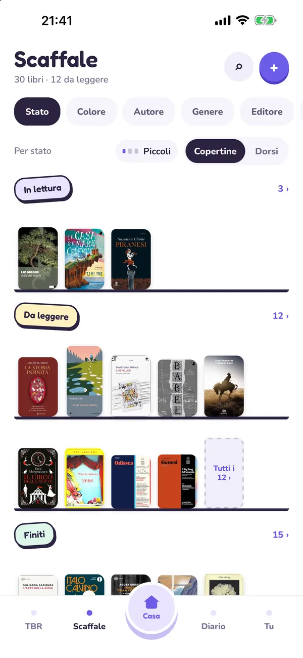 Lo Scaffale di Tana: i libri mostrati con copertine o dorsi e raggruppati per colore o per autore.